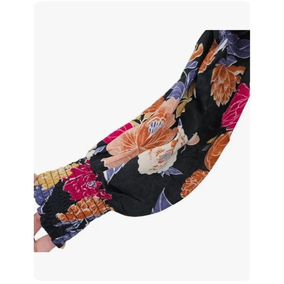 Band of the Free NWT Camille Berry Floral Crossover Top Sz Medium Womens Black - Picture 6 of 8